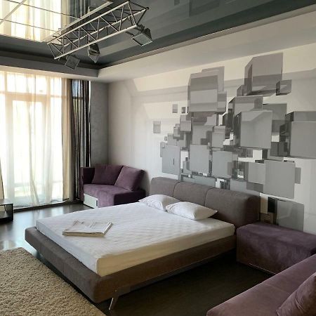 קייב Apartments Raisy Okipnoi מראה חיצוני תמונה